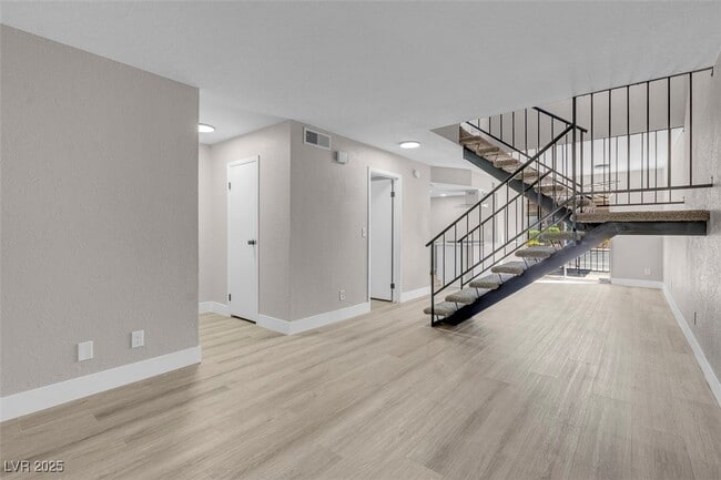 Building Photo - 456 Sellers Pl