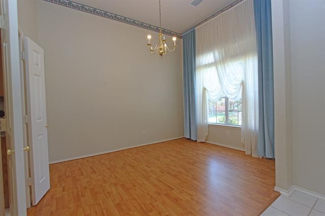 Foto del edificio - 9701 Summer Dr