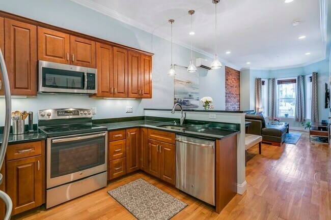 Foto del edificio - 695 E 8th St
