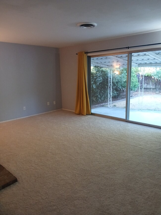 Building Photo - 5061 Bonniemae Way