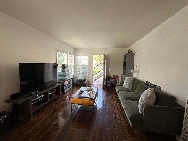 Foto del edificio - 4107 Wade St