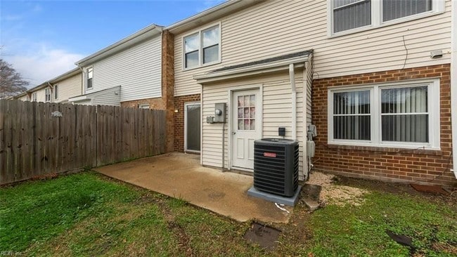 Building Photo - 4751 Old Hickory Rd
