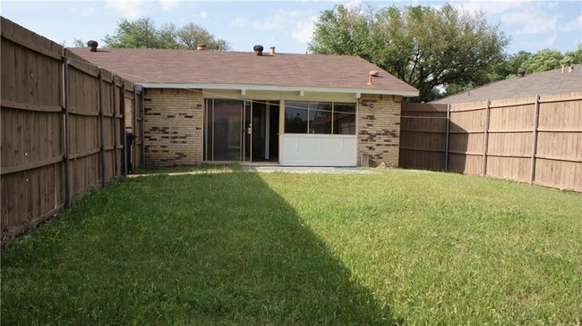 Building Photo - 3018 Silverdale Ln