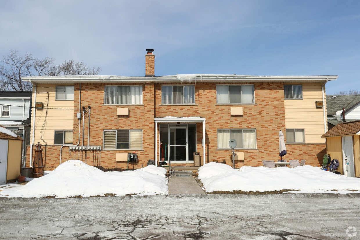549 Elm St, Wyandotte, MI 48192 Apartments in Wyandotte, MI