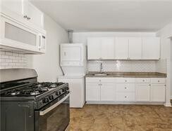 Otra vista de la cocina - 214 Claiborne Ct