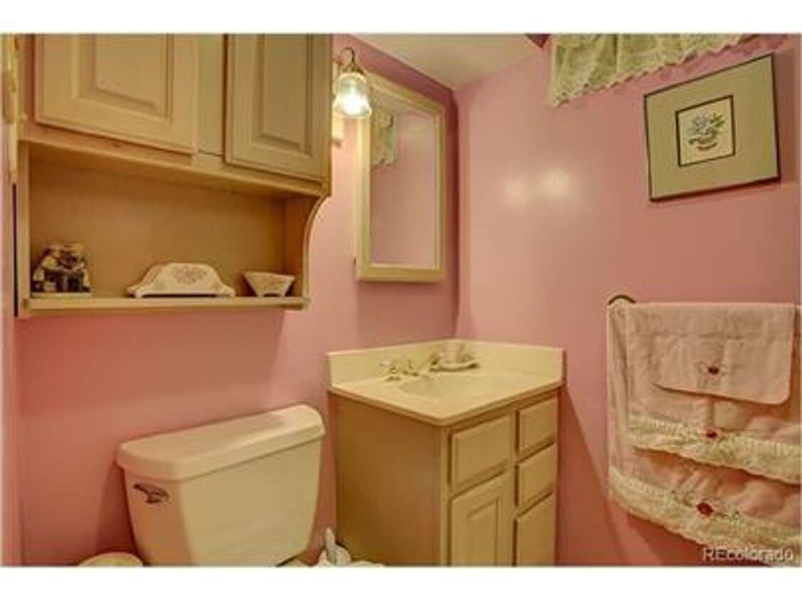 Updated clean and colorful 3 bed 2 bath ranch with a 2-Car garage! - Updated clean and colorful 3 bed 2 bath ranch with a 2-Car garage!