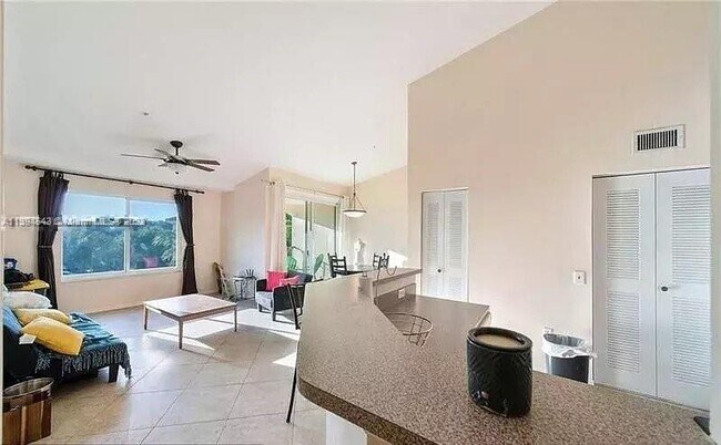 Foto del edificio - 1117 Villa Cir