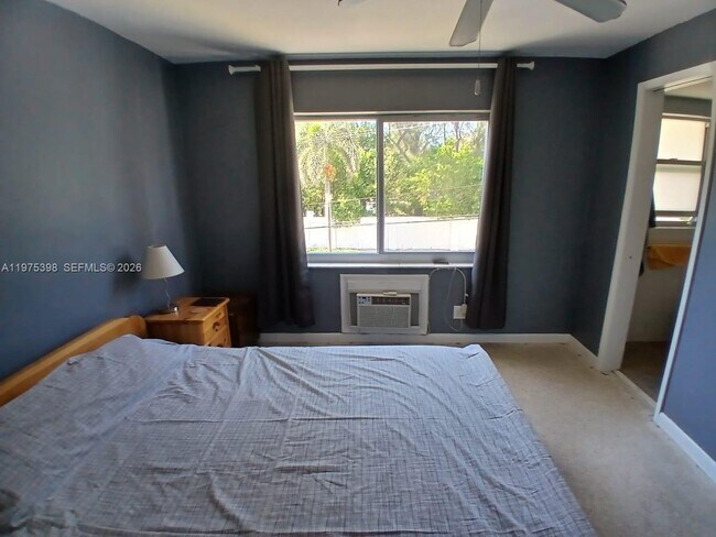 Foto del edificio - 901 N Birch Rd