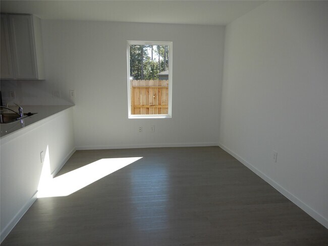 Foto del edificio - 16551 Plum Bark Dr