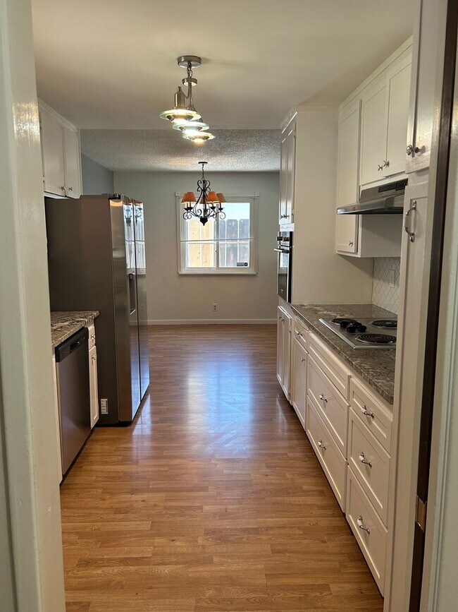 Building Photo - Cute home in Northeast Chico!