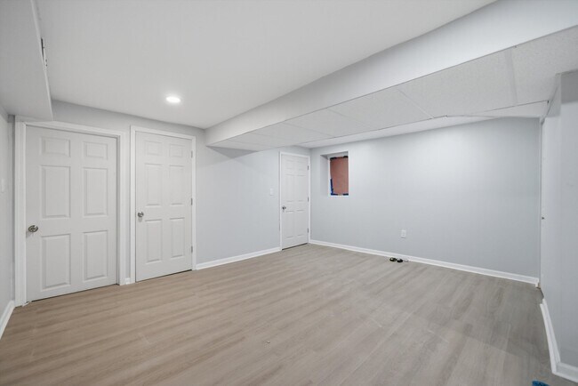 Building Photo - 6833 S Merrill Ave