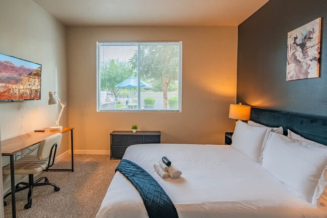 Foto del edificio - 1950 E Broadway Rd