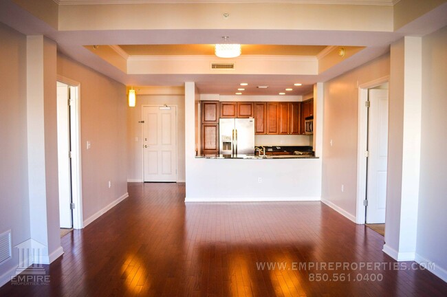 Building Photo - Downtown Condo in The Tennyson