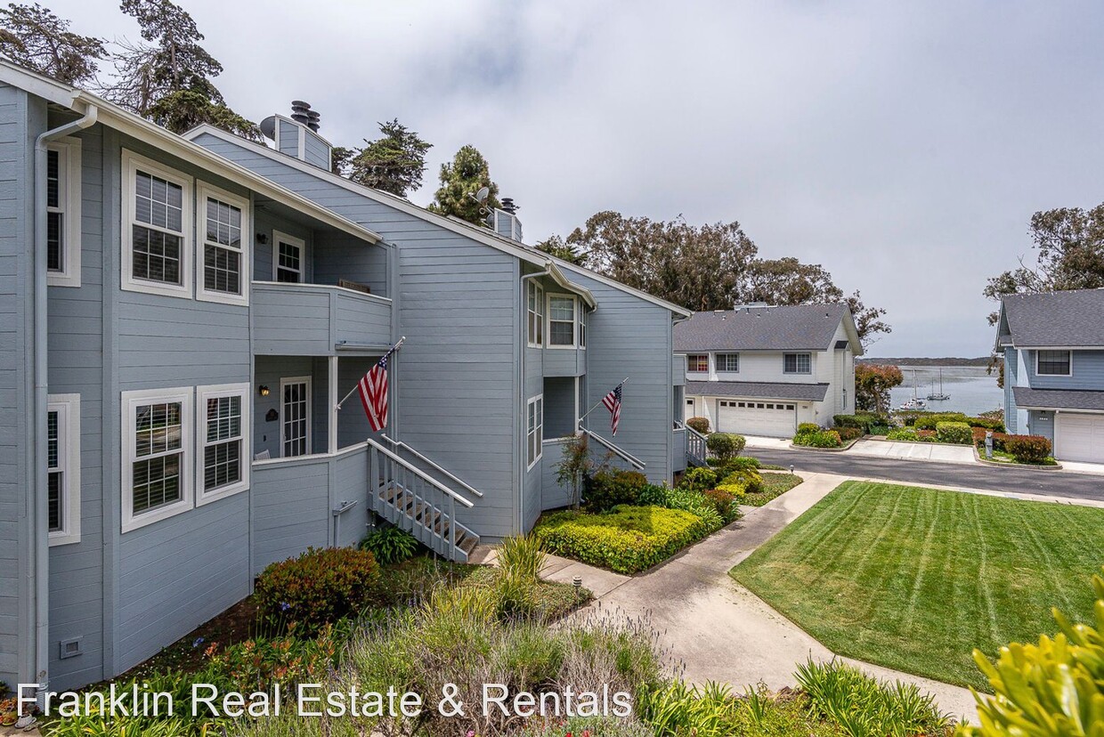 Foto principal - 3 br, 2.5 bath House - 135 Sandpiper Circle