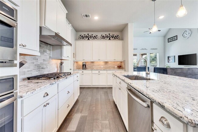 Building Photo - 11903 Deering Pl