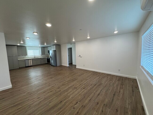 Building Photo - 41-675A Mokulama St