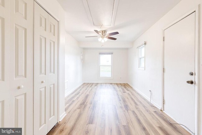 Building Photo - 2249 Four Seasons Dr