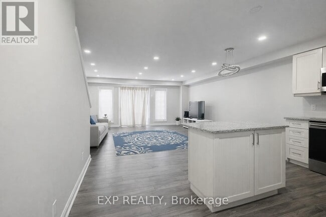 Building Photo - 175 S Creek Dr