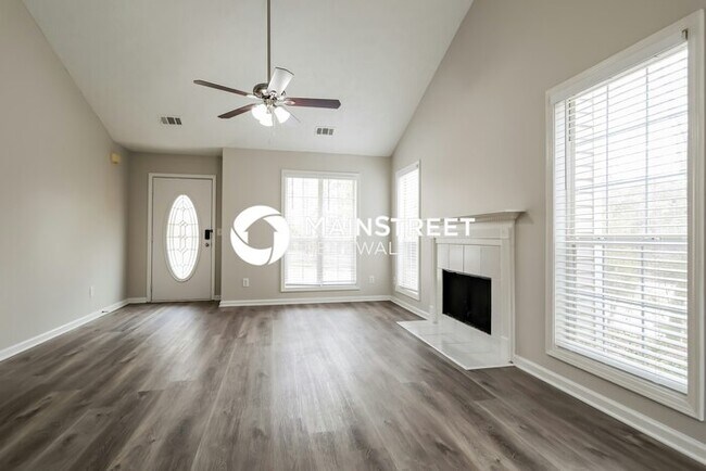 Foto del edificio - 3 Bedroom Pet-Friendly Home in FLOWERY BRA...