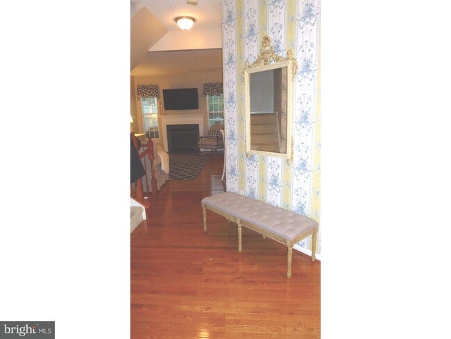 Building Photo - 209 Creekside Dr