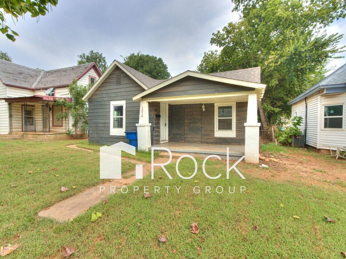 Updated Cozy 2 Bed 1 Bath Home in Guthrie Available Now ~MOVE IN SPECIAL~ - Updated Cozy 2 Bed 1 Bath Home in Guthrie Available Now ~MOVE IN SPECIAL~
