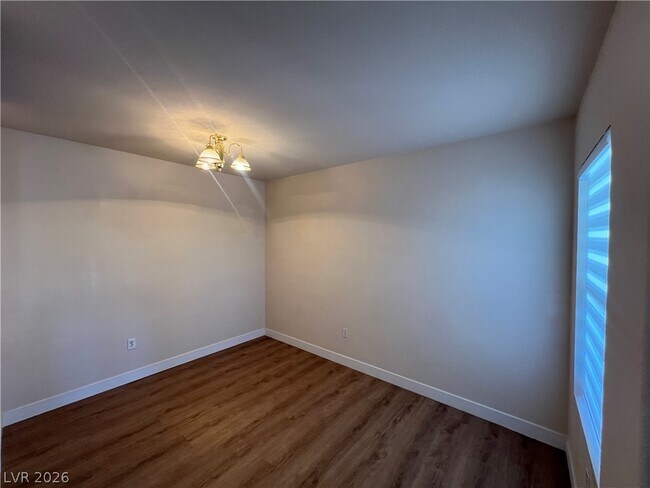 Foto del edificio - 7255 W Sunset Rd