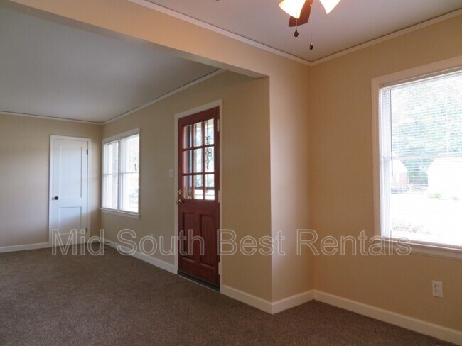 Building Photo - 3262 Ridgecrest St