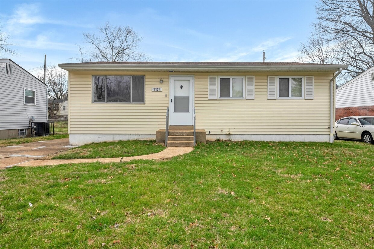 1134 Congress Ave, Saint Louis, MO 63138 House Rental in Saint Louis
