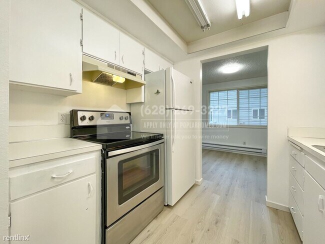 Building Photo - 2 br, 1 bath Duplex - 5602 Seahurst Avenue...