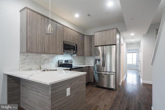 Building Photo - 1752 N Marshall St