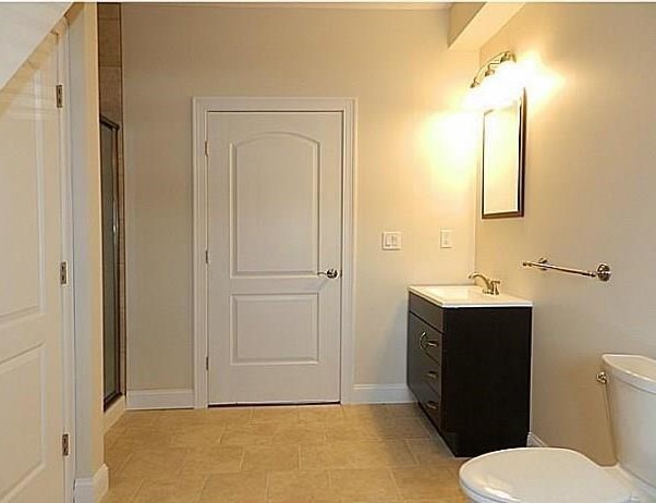 Interior Photo - 390 Boston Neck Rd