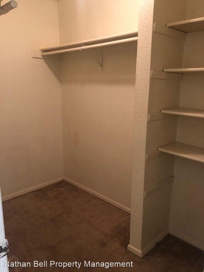 Foto del edificio - 2232 E Price St