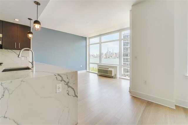 Foto del edificio - 1400 Hudson St