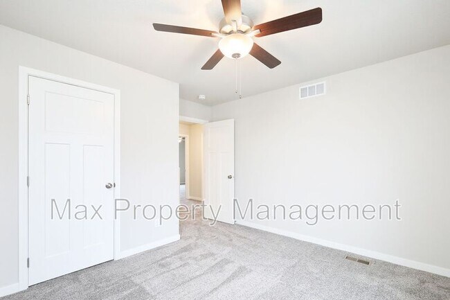 Foto del edificio - 211 NE Whitetail Dr
