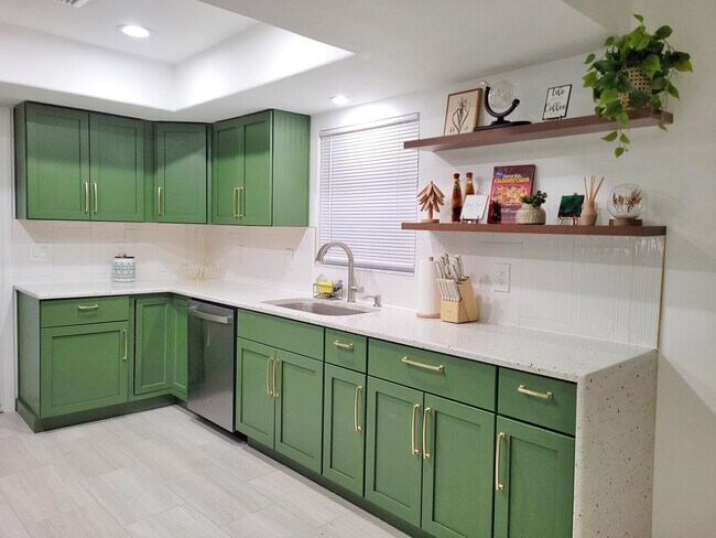 Building Photo - 1911 Tarpon Ct