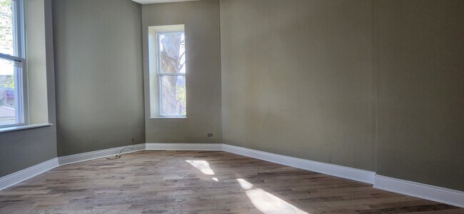 Foto del edificio - 1639 S Trumbull Ave