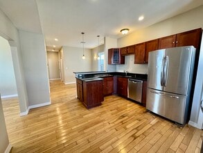 Building Photo - 22 Elmore St