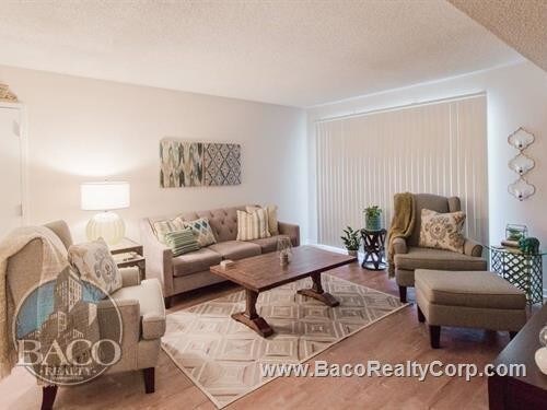 Foto del edificio - 708 Sutters Mill Ln
