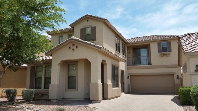 Building Photo - 5627 W Huntington Dr