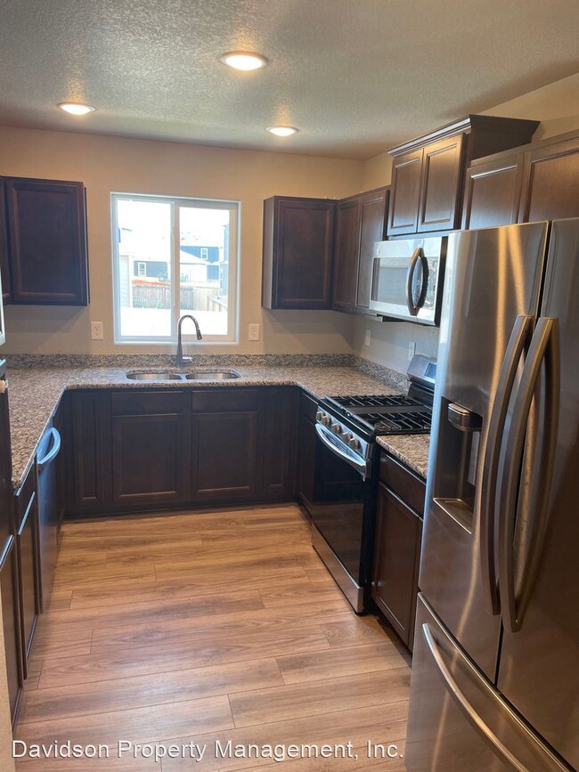 Building Photo - 3 br, 3.5 bath House - 10440 Castor Dr
