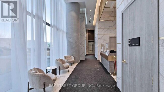 Photo du bâtiment - 898 Portage Pkwy