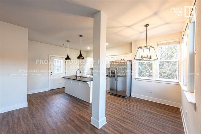 Building Photo - 1003 S Laramie Hts
