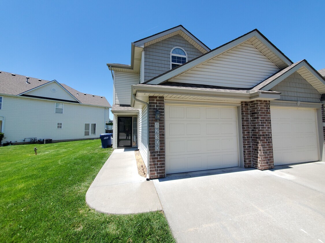 Primary Photo - 12300 Fox Creek Dr