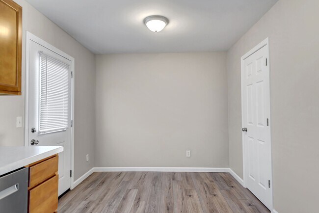 Comida - 21 Nassau Dr