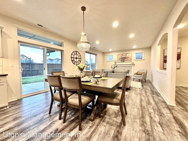 Foto del edificio - 4 br, 3 bath House - 2572 NW Hemlock Way