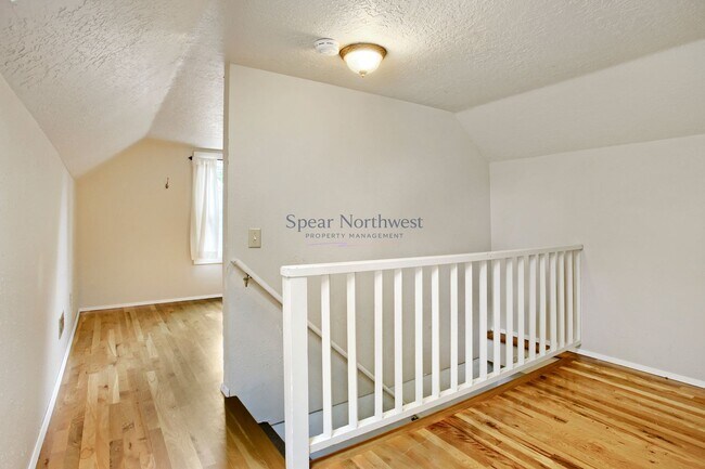 Foto del edificio - 2137 N Sumner St
