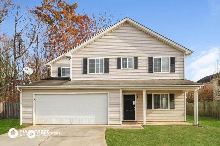 Foto principal - 5802 Waterpoint Dr, Browns Summit, NC 27214