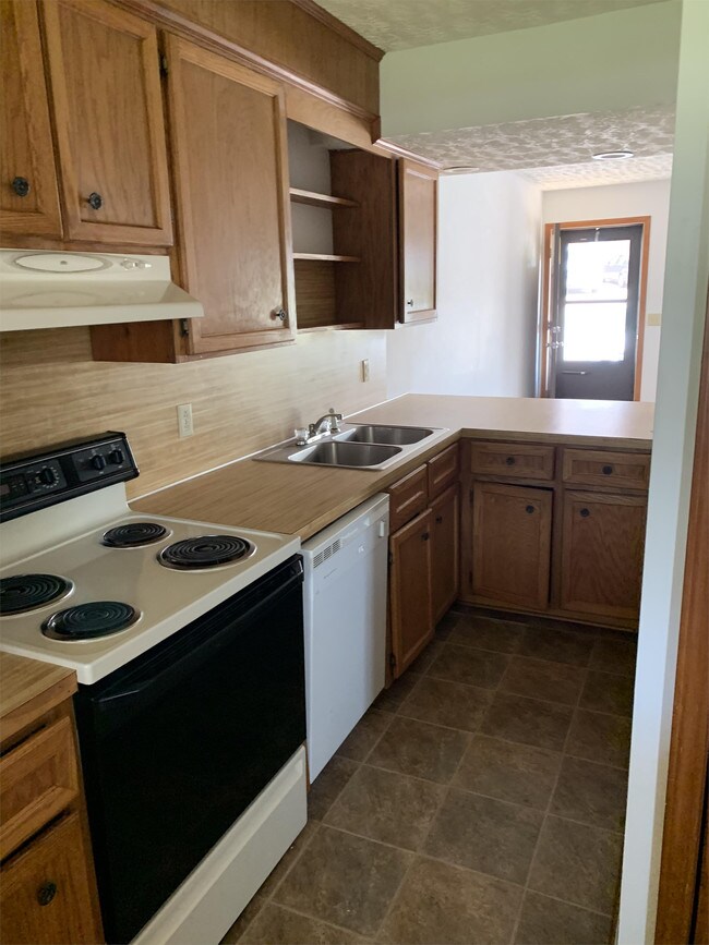 Building Photo - 121 Morrisfield Ln
