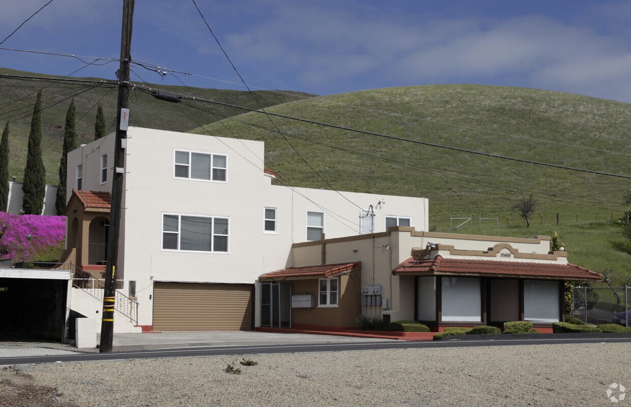 Building Photo - 35880 Mission Blvd