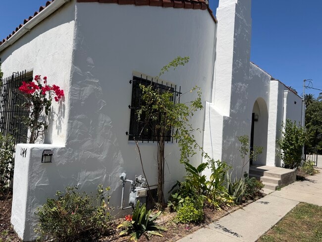 Foto del edificio - 1147 S Victoria Ave